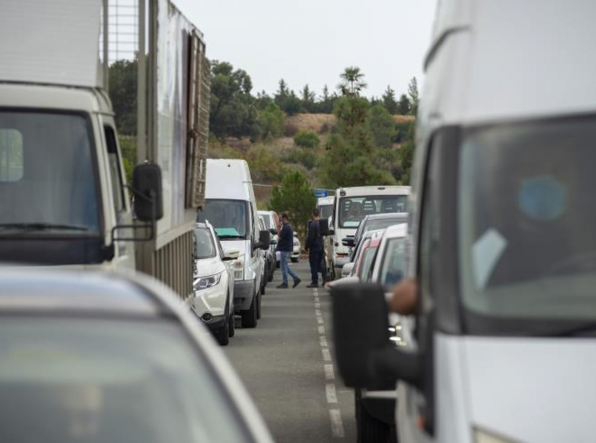 Έλλειψη μοριακών τεστ και νέα ταλαιπωρία το απόγευμα για εργαζομένους στη Λεμεσό